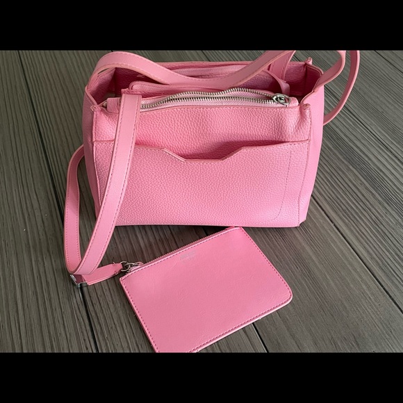 Brand new Arezzo Giorno crossbody light pink bag. - Picture 4 of 6